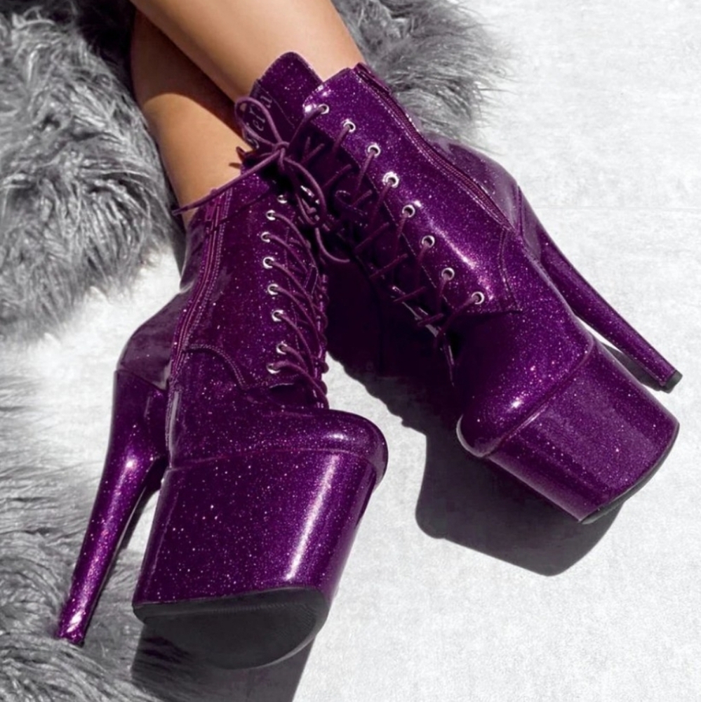 NIB Hella Heels Glitterati Purple Rain Ankle Boot 7 Inch